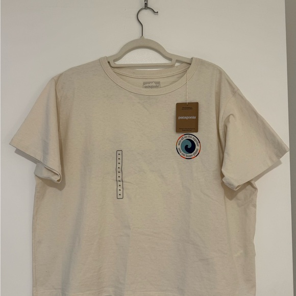 🆕 NWT Patagonia Graphic Cream Tee Boxy Comfortable Crew Neck Outdoorsy - Picture 4 of 9